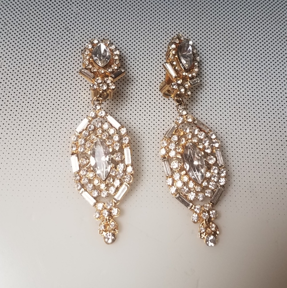 Jewelry - Rhinestones bling dangle clip earrings